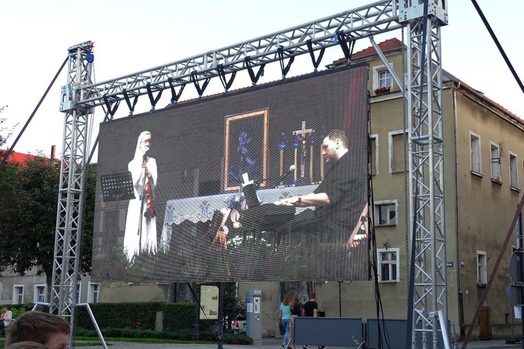 Czuwanie w przededniu koronacji obrazu
