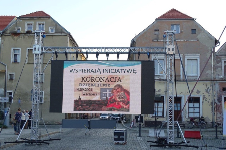 Czuwanie w przededniu koronacji obrazu