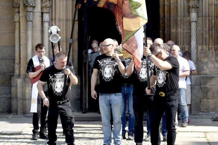 Męski Różaniec wyszedł na ulice Świdnicy