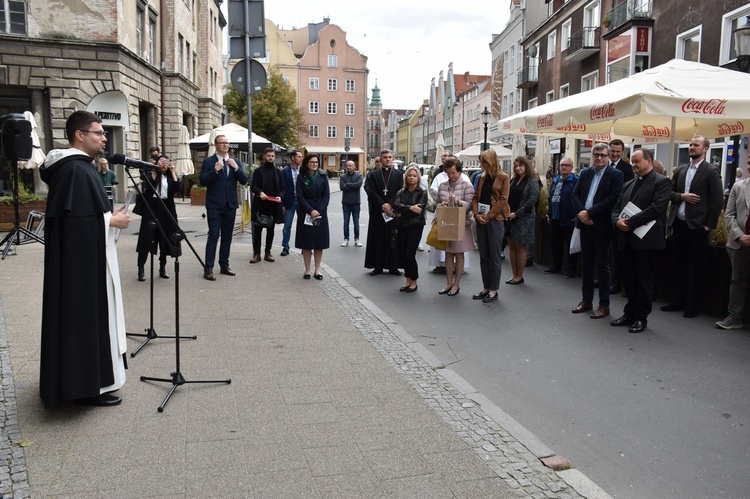 Tablica ku pamięci ks. Magnusa Bruskiego