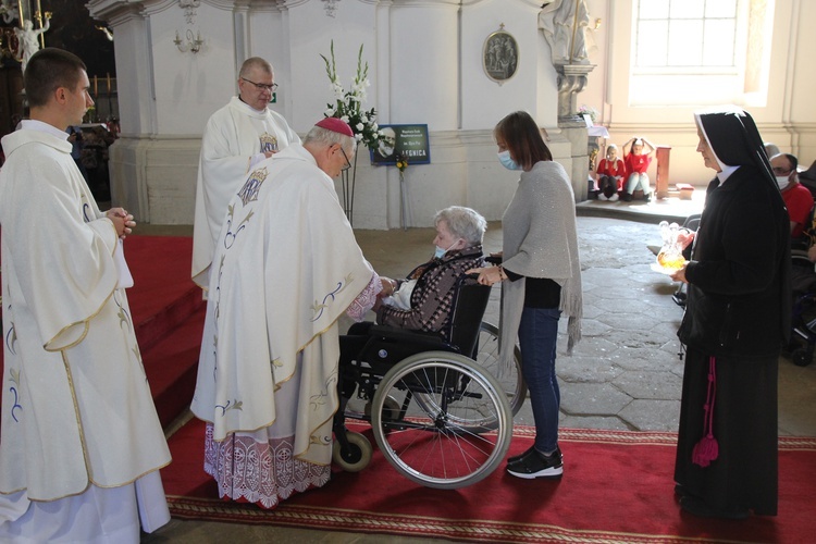 Krzeszów. Osoby niepełnosprawne u Matki