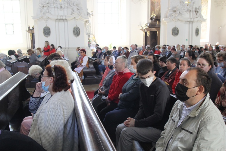 Krzeszów. Osoby niepełnosprawne u Matki