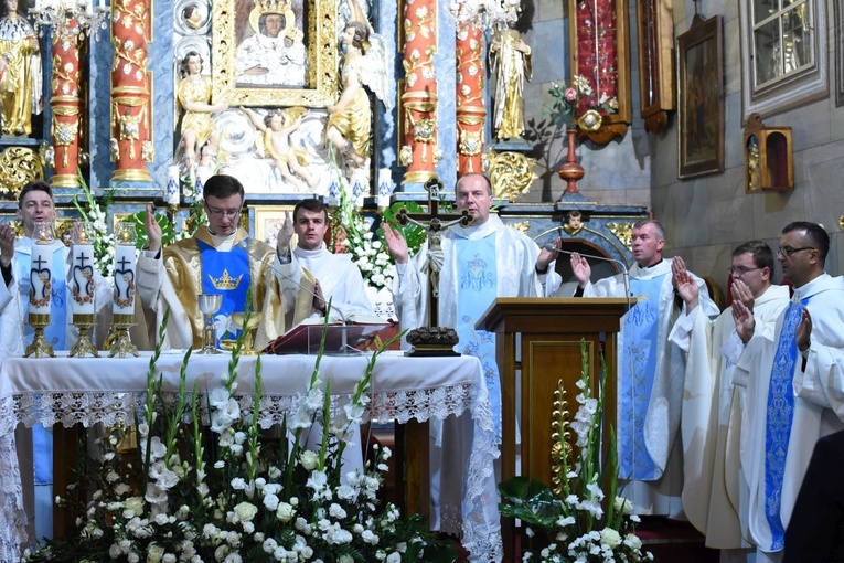 W różańcowym ogrodzie w Gosprzydowej