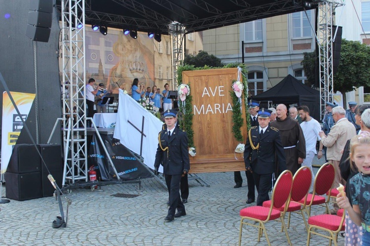 Matka Boża Pocieszenia już w domu