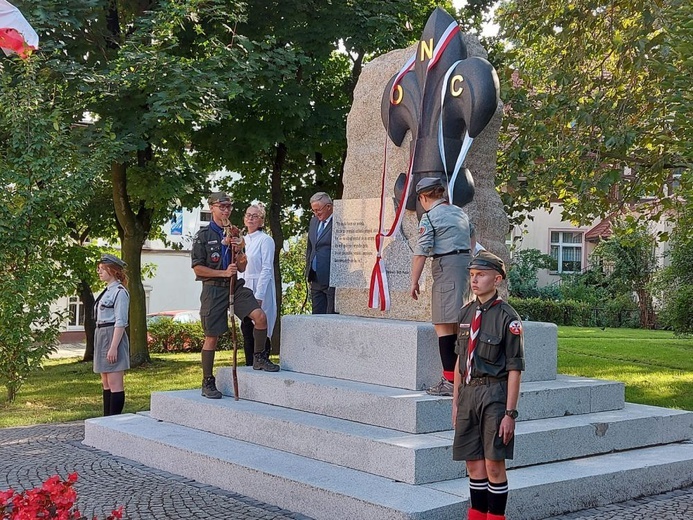 Odsłonięcie pomnika i wręczenie tytułu "Młody Aktywny Strzegomianin"