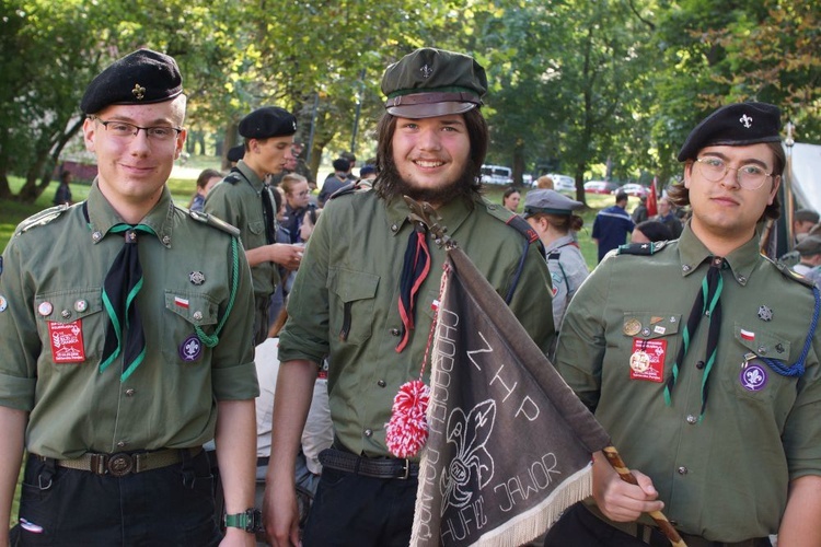 Odsłonięcie pomnika i wręczenie tytułu "Młody Aktywny Strzegomianin"