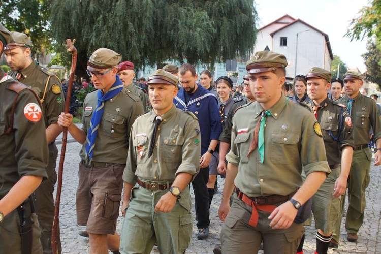 Odsłonięcie pomnika i wręczenie tytułu "Młody Aktywny Strzegomianin"