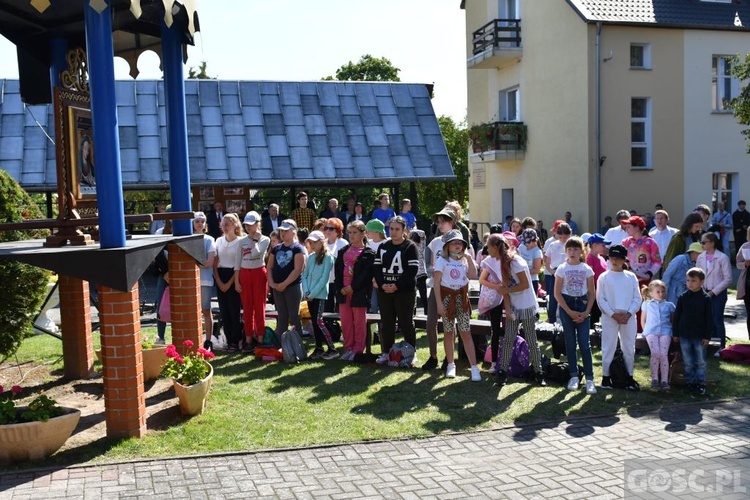 Oazowicze u Pani Cierpliwie Słuchającej 