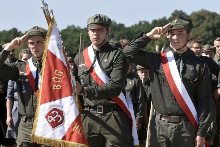 Modlitwa za ofiary wojny w Rogoźnicy