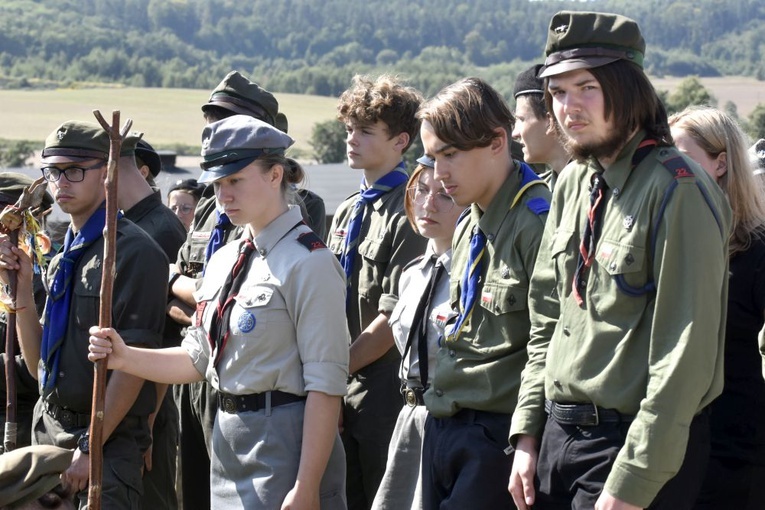 Modlitwa za ofiary wojny w Rogoźnicy