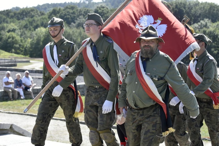 Modlitwa za ofiary wojny w Rogoźnicy