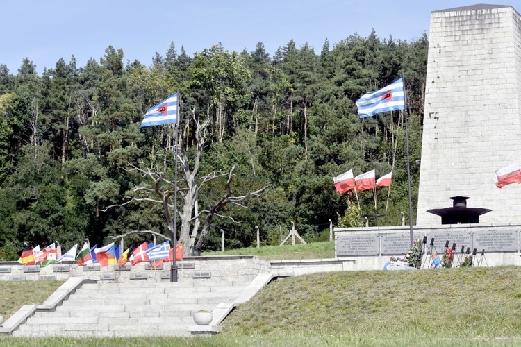 Modlitwa za ofiary wojny w Rogoźnicy