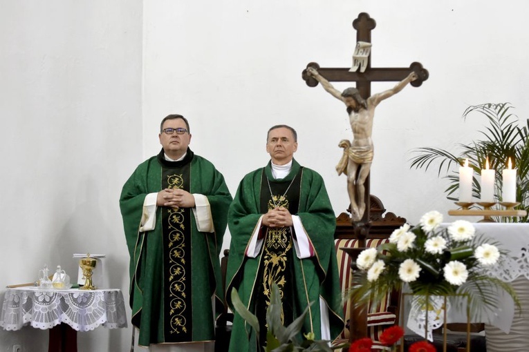 Modlitwa za ofiary wojny w Rogoźnicy