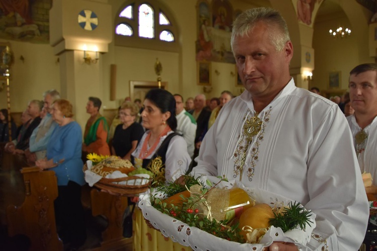 Parafialne dożynki w Miętustwie 