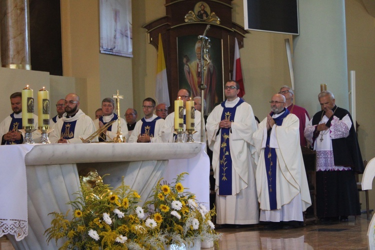 Ciechanów. 25 lat parafii pw. Matki Bożej Fatimskiej