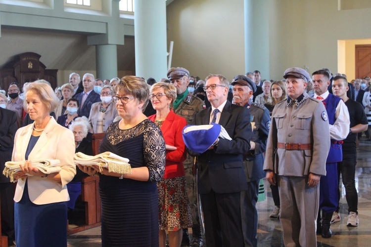 Ciechanów. 25 lat parafii pw. Matki Bożej Fatimskiej