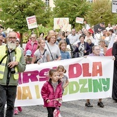 Orszak przeszedł z deptaku przy ul. Teatralnej do kościoła pw. Bożego Ciała.