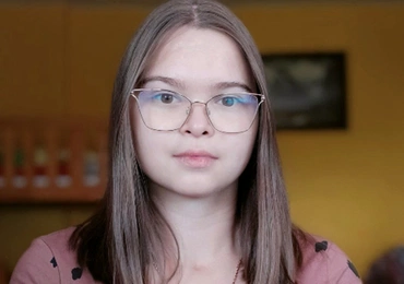 Karolina ma dziś 18 lat.
