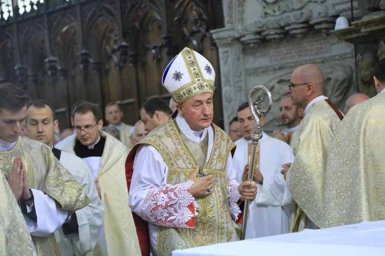 Pierwsze posiedzenie trybunału