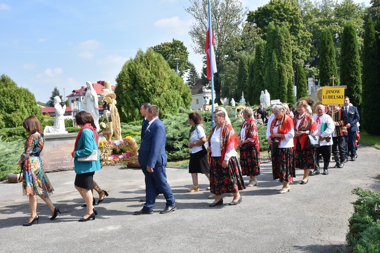 Odpust i dożynki u Pani Janowskiej