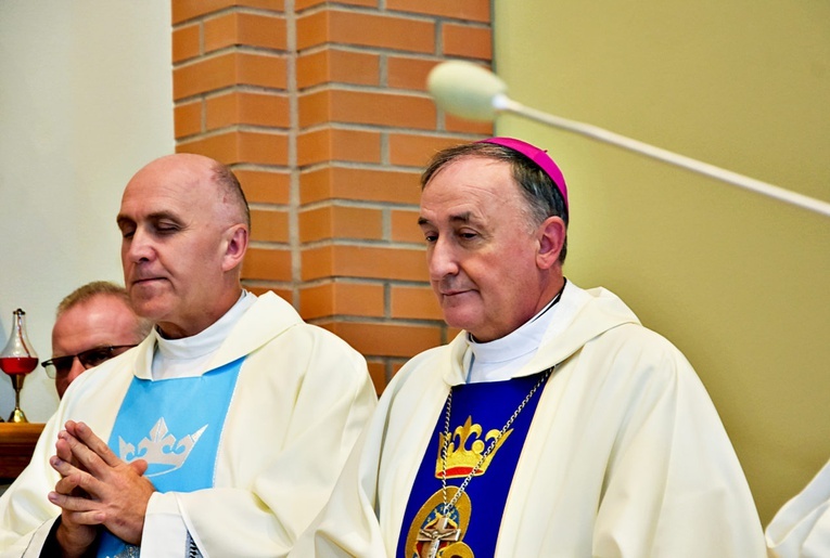 Nowy Sącz. Poświęcenie kaplicy i wręczenie nominacji