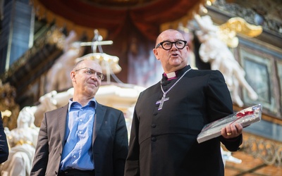 Dr hab.inż. Ulrich Schaaf otrzymał z rąk bp Waldemara Pytla tytuł Ambasadora Kościoła Pokoju. 