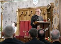 Konferencję wygłosił abp Tadeusz Wojda SAC.