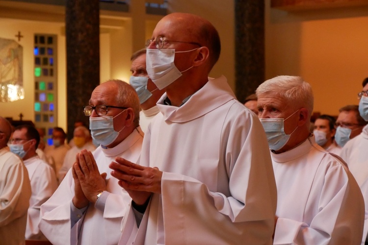 W spotkaniu udział wzięło ponad 240 szafarzy z całej archidiecezji.