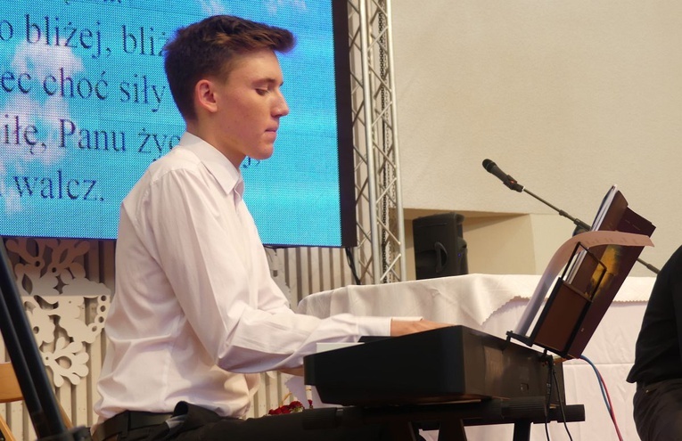 Młodzi w amfiteatrze pod Grojcem w Żywcu - 2021