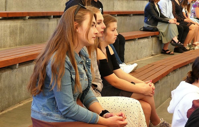 Młodzi w amfiteatrze pod Grojcem w Żywcu - 2021