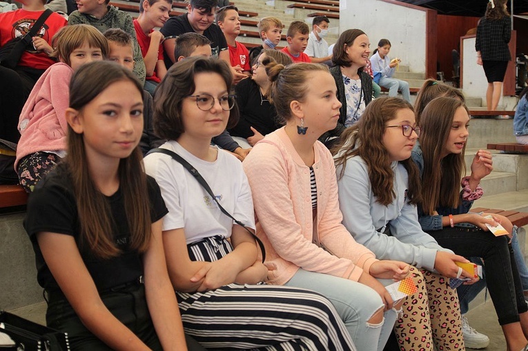 Młodzi w amfiteatrze pod Grojcem w Żywcu - 2021