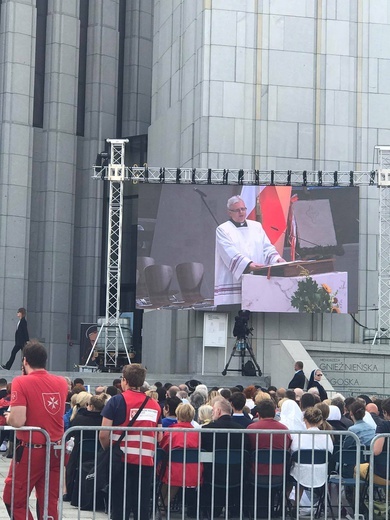 Beatyfikacja kard. Wyszyńskiego i matki Czackiej okiem fotoreporterów