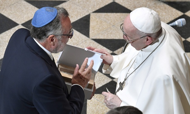 Franciszek spotkał się Ekumeniczną Radą Kościołów Węgier i wspólnotami żydowskimi