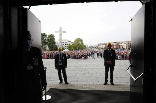 Beatyfikacja kard. Wyszyńskiego i matki Czackiej okiem fotoreporterów