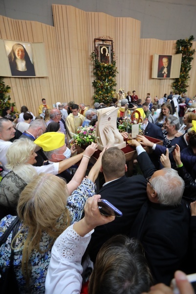 Beatyfikacja kard. Wyszyńskiego i matki Czackiej okiem fotoreporterów