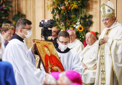 Beatyfikacja kard. Wyszyńskiego i matki Czackiej okiem fotoreporterów