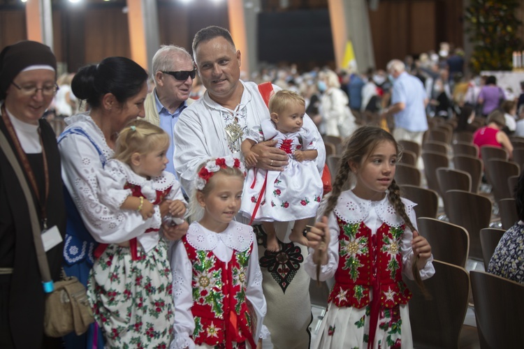 Dotknąć świętych. Każdy chciał adorować relikwie