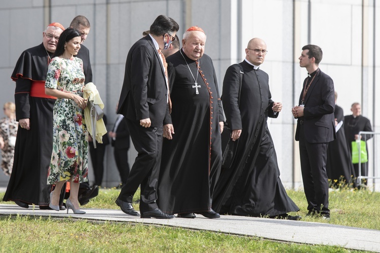 Prezydent Andrzej Duda z małżonką wśród świadków beatyfikacji