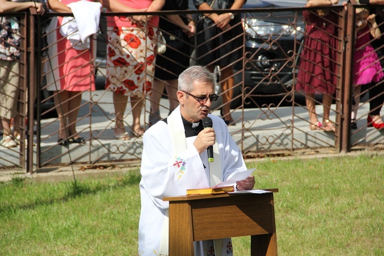 Krzyż, Maryja i festyn parafialny