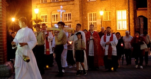 Elbląg. Nabożeństwo Drogi Krzyżowej