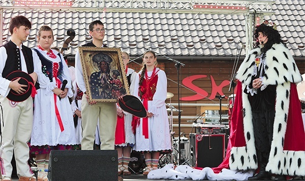 Odtworzenie przekazania obrazu. W roli Jana Kazimierza Łukasz Worek.