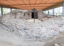 Ostrów Lednicki. Wyspa, na której miał miejsce chrzest Polski.