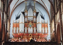 Chór i organy katedry gliwickiej. 