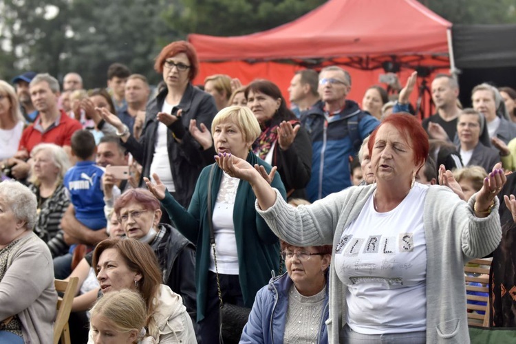 Koncert uwielbienia w Piskorzowie