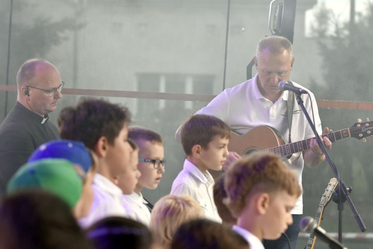 Koncert uwielbienia w Piskorzowie