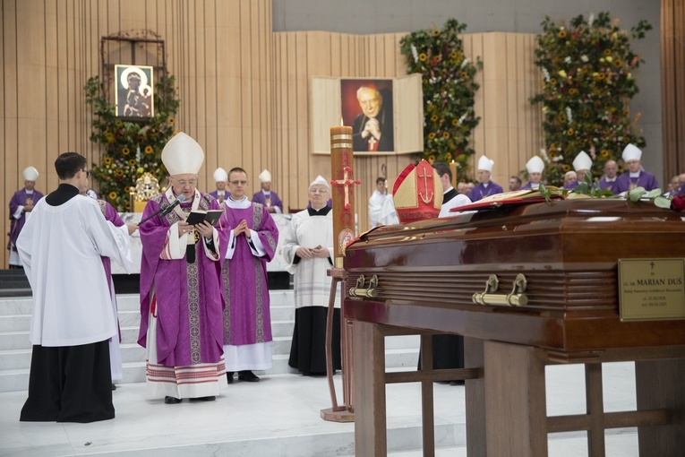 Pogrzeb bp. Mariana Dusia