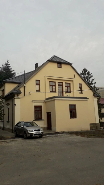 Otwarcie sali muzealnej w budynku starej plebanii sanktuarium Matki Bożej w Rajczy 