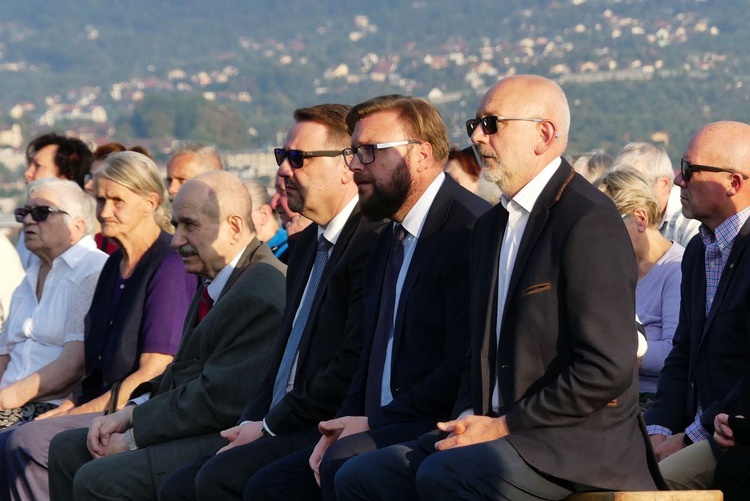 Od lewej bielscy prezydenci: Jacek Krywult, Jarosław Klimaszewski, Adam Ruśniak i wicestarosta Andrzej Kamiński.