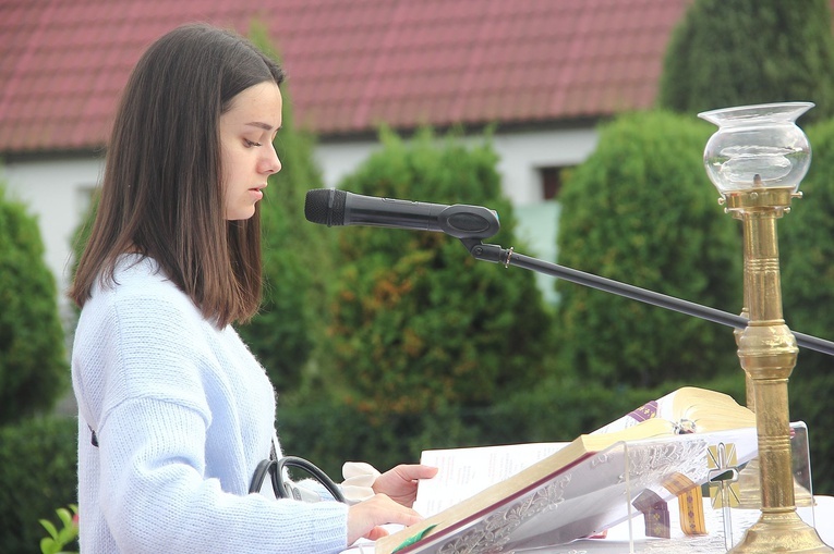 Błogosławieństwo krzyża w Ogartowie