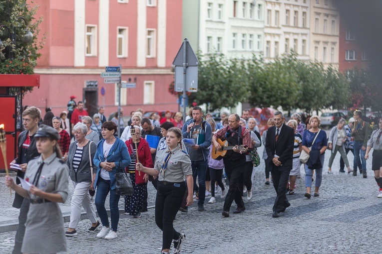 Droga krzyżowa ulicami Strzegomia
